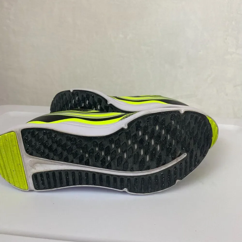 Nike Kids Cosmic Runner Running Shoes Black Volt Yellow 5.5 Youth